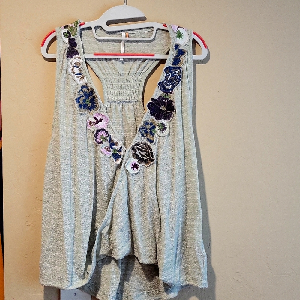 Free People green top L